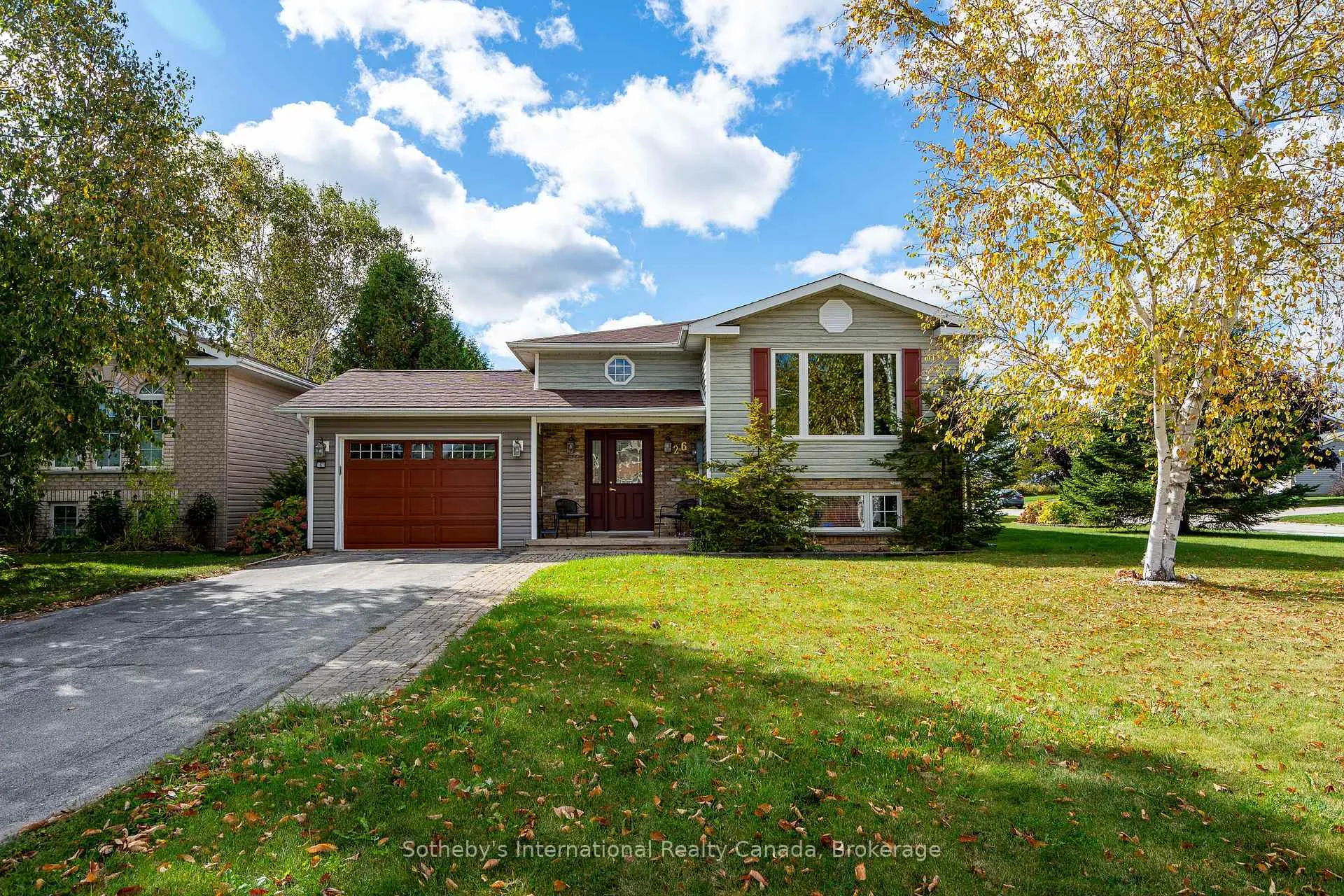 Photo 2 of 26 Country Crescent, Meaford — HOMEH