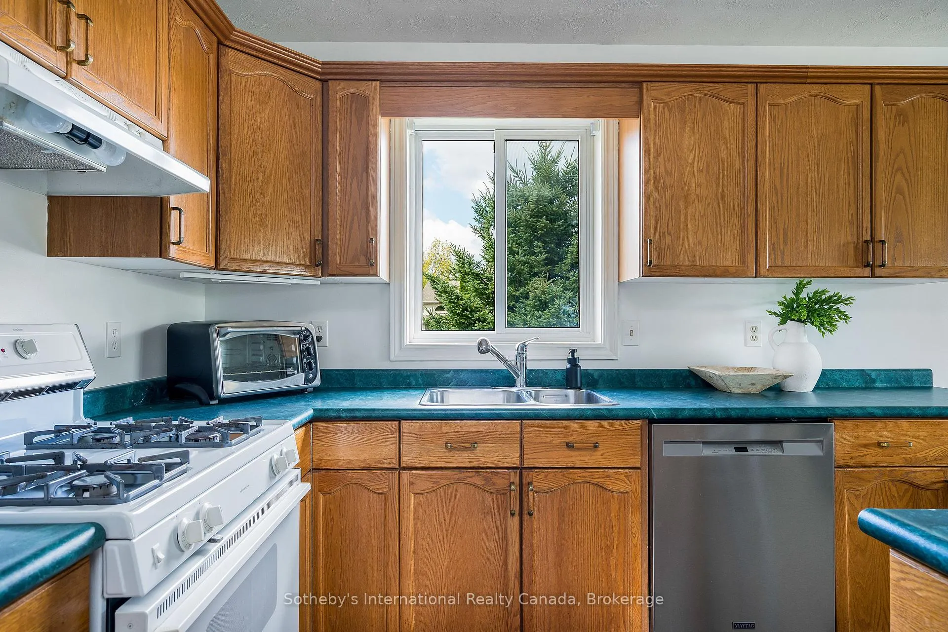 Photo 11 of 26 Country Crescent, Meaford — HOMEH