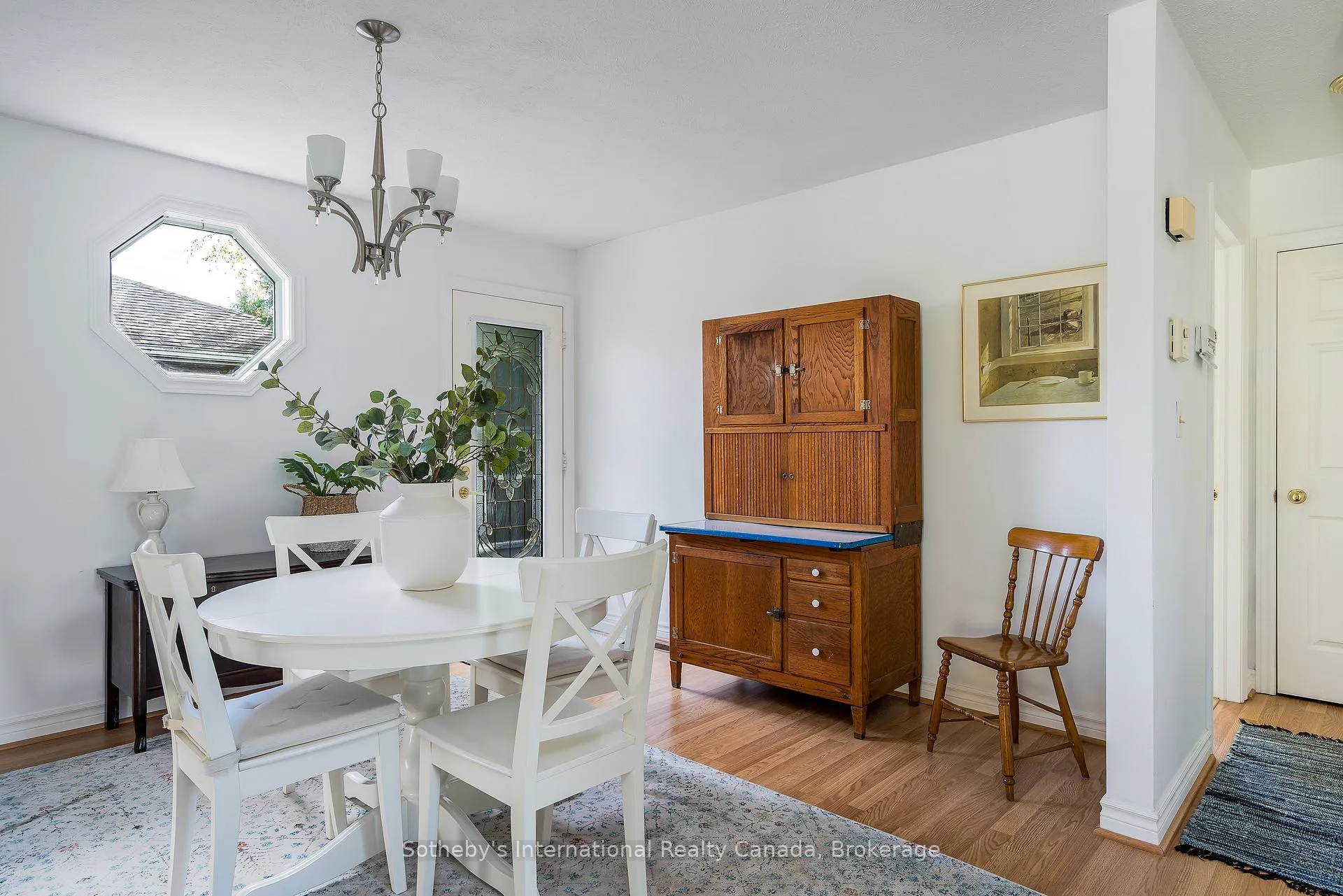 Photo 12 of 26 Country Crescent, Meaford — HOMEH