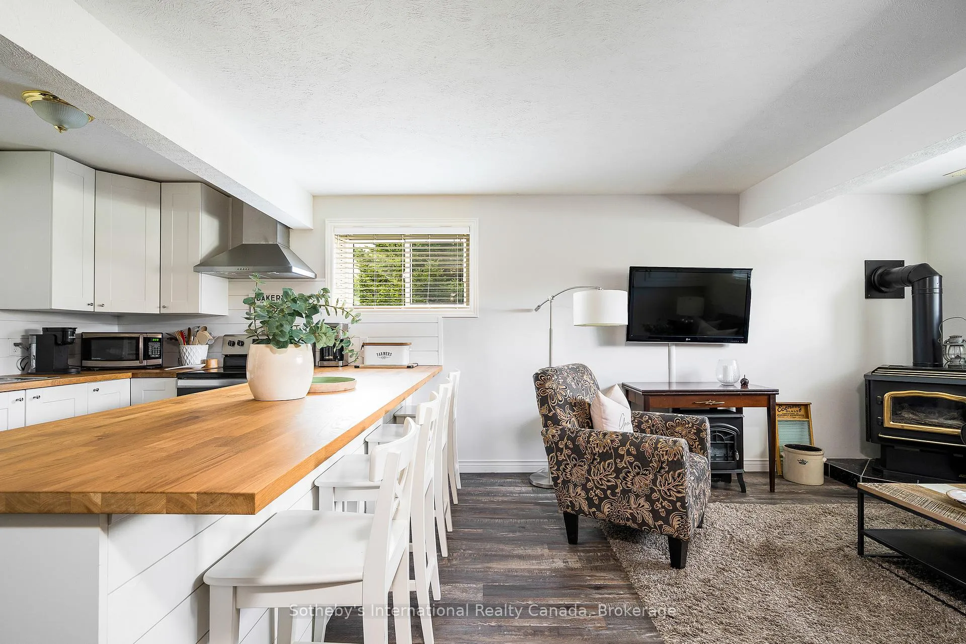 Photo 24 of 26 Country Crescent, Meaford — HOMEH