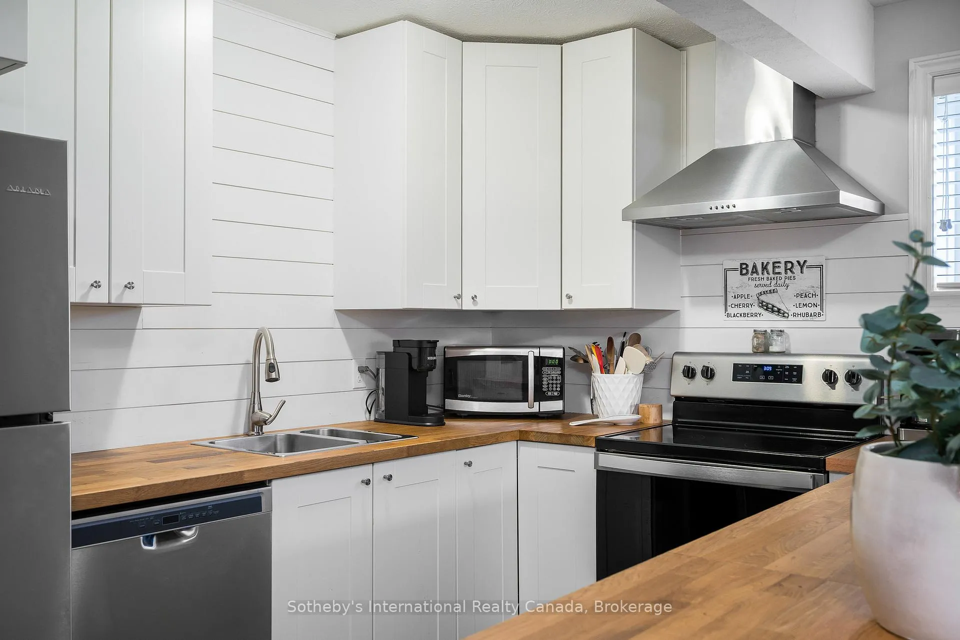 Photo 26 of 26 Country Crescent, Meaford — HOMEH