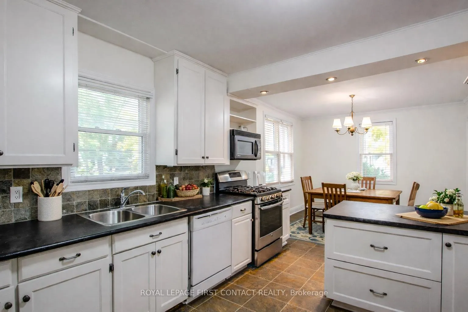 Photo 23 of 25 Holgate Street, Barrie, Allandale — HOMEH
