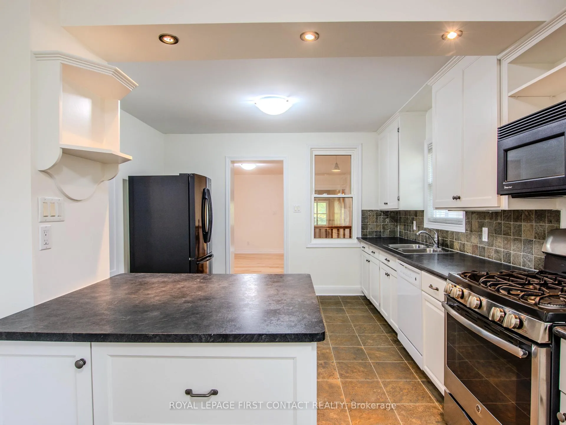 Photo 24 of 25 Holgate Street, Barrie, Allandale — HOMEH