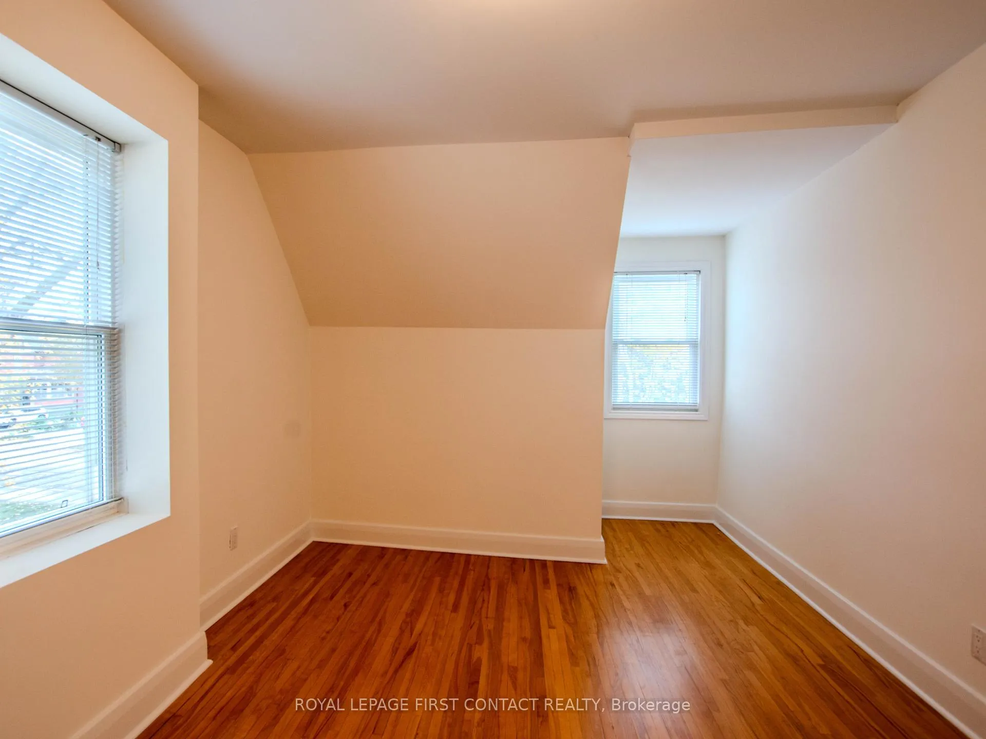 Photo 37 of 25 Holgate Street, Barrie, Allandale — HOMEH