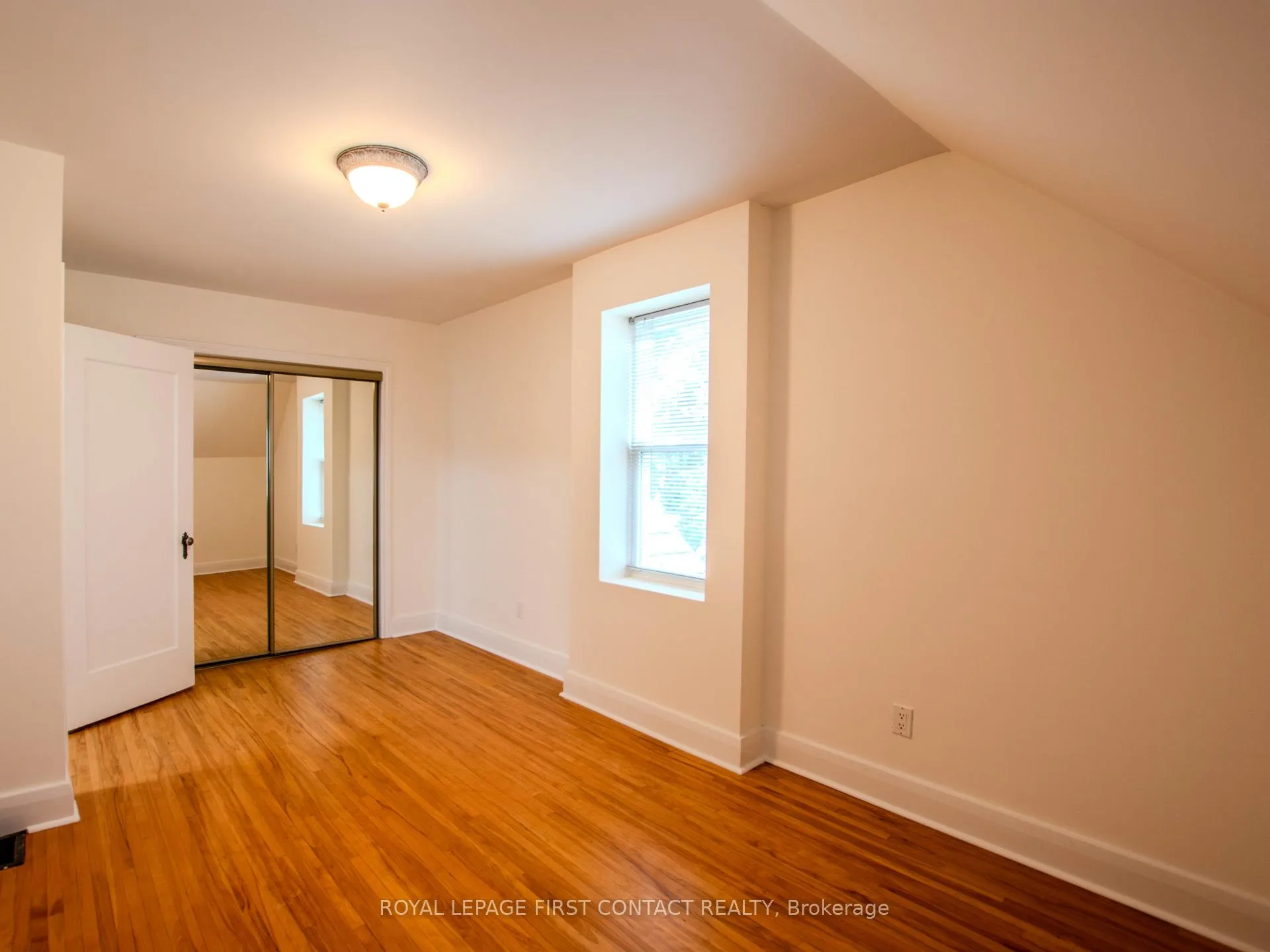 Photo 38 of 25 Holgate Street, Barrie, Allandale — HOMEH
