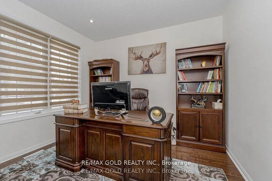 Photo 7 of 28 Crocker Drive, Brampton, Vales of Castlemore — HOMEH