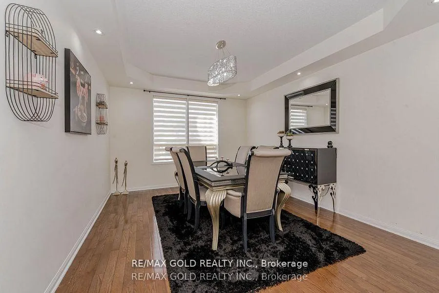 Photo 10 of 28 Crocker Drive, Brampton, Vales of Castlemore — HOMEH