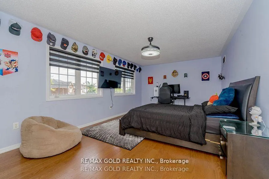 Photo 22 of 28 Crocker Drive, Brampton, Vales of Castlemore — HOMEH