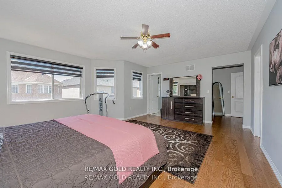 Photo 26 of 28 Crocker Drive, Brampton, Vales of Castlemore — HOMEH