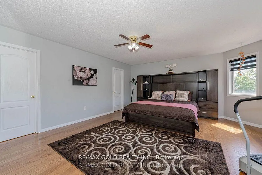 Photo 27 of 28 Crocker Drive, Brampton, Vales of Castlemore — HOMEH