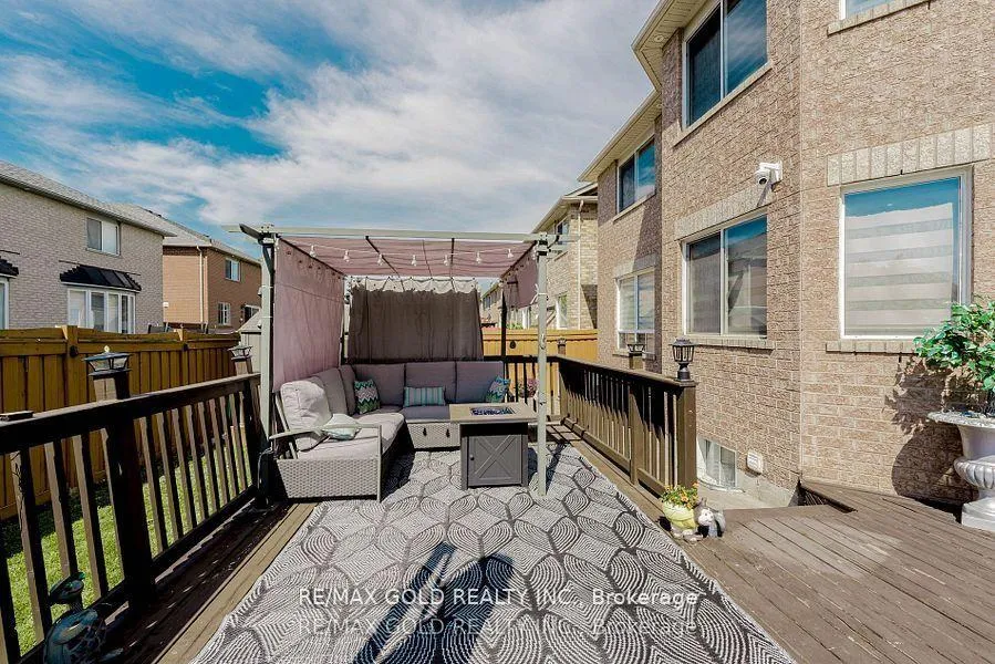 Photo 33 of 28 Crocker Drive, Brampton, Vales of Castlemore — HOMEH
