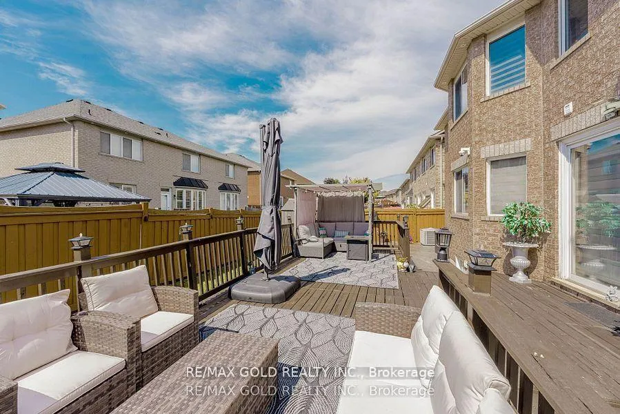 Photo 35 of 28 Crocker Drive, Brampton, Vales of Castlemore — HOMEH