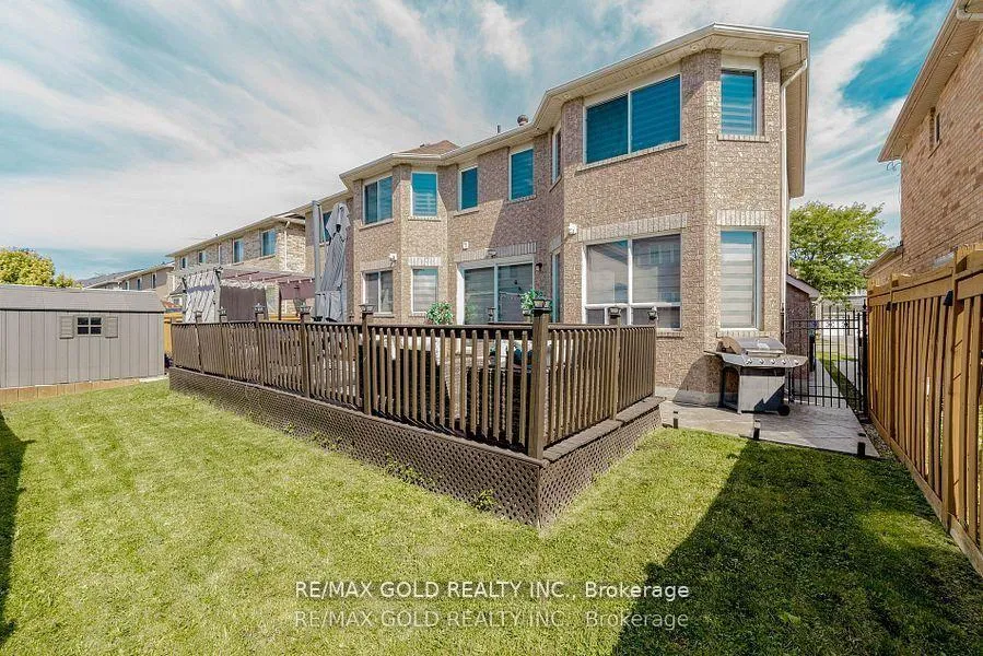 Photo 36 of 28 Crocker Drive, Brampton, Vales of Castlemore — HOMEH
