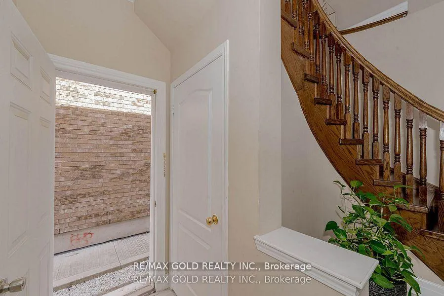 Photo 38 of 28 Crocker Drive, Brampton, Vales of Castlemore — HOMEH
