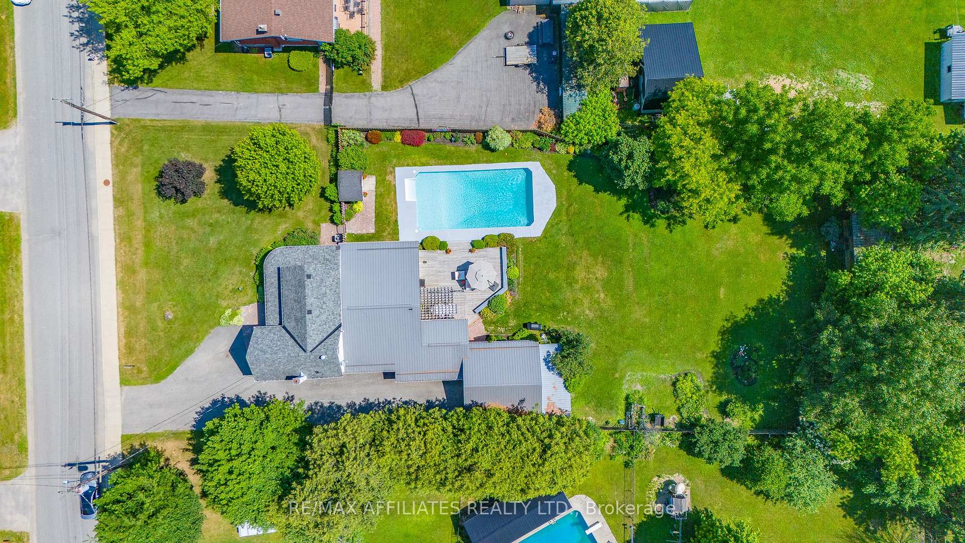Photo 2 of 190 Poole Street, McNab/Braeside, Mcnab/Braeside Twps — HOMEH
