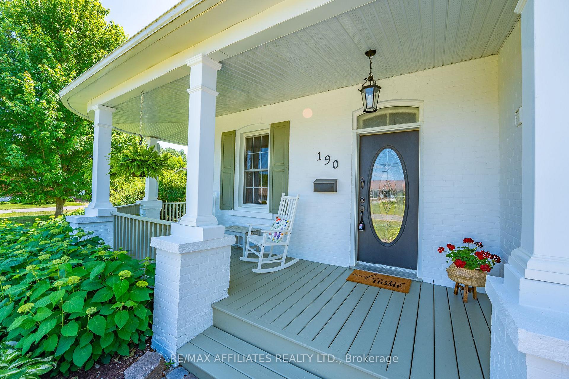 Photo 4 of 190 Poole Street, McNab/Braeside, Mcnab/Braeside Twps — HOMEH