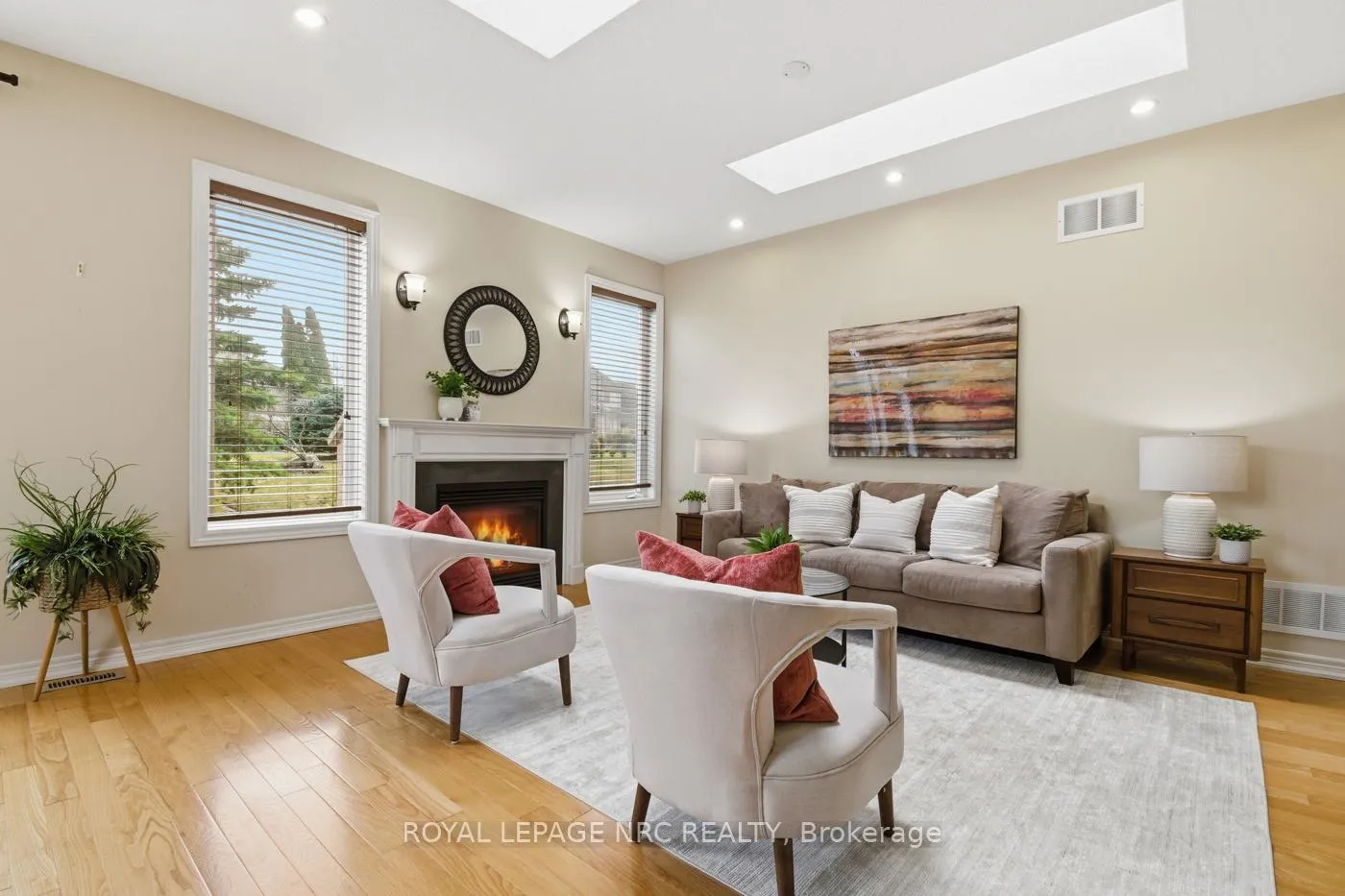 Photo 11 of 14 Lochness Court, Welland, Hwy 406/Welland — HOMEH