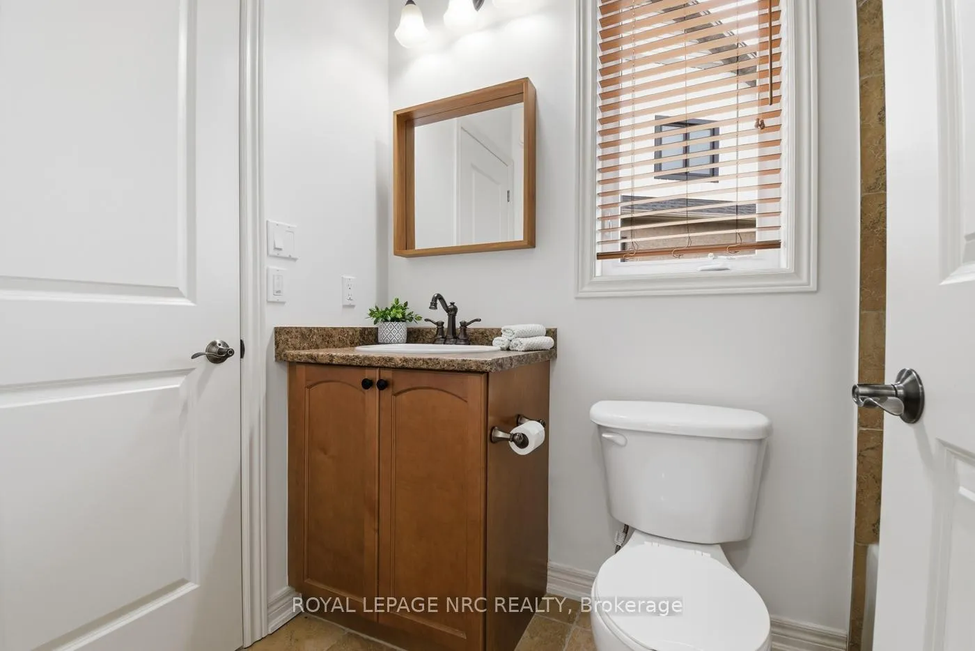 Photo 20 of 14 Lochness Court, Welland, Hwy 406/Welland — HOMEH