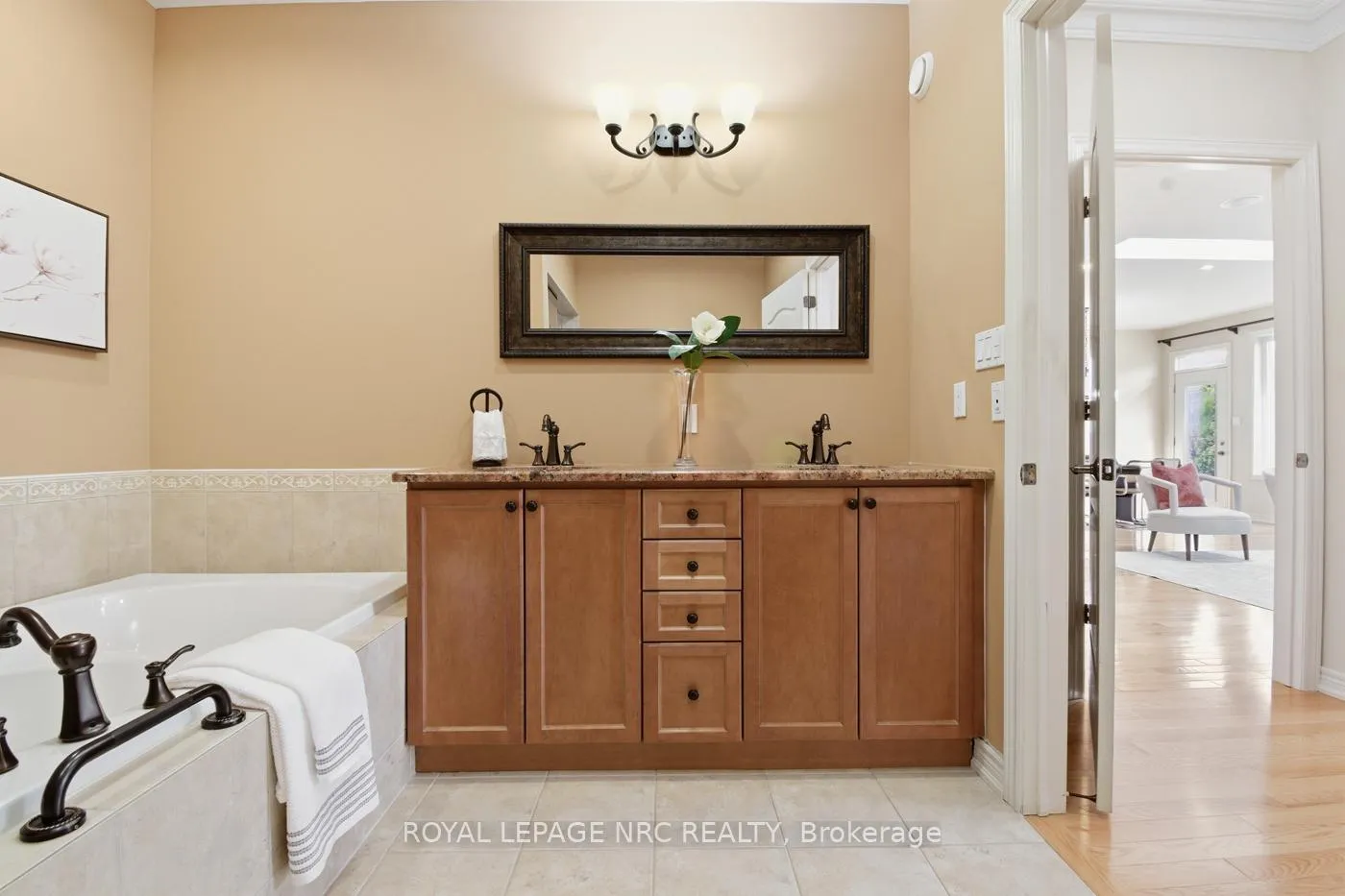 Photo 26 of 14 Lochness Court, Welland, Hwy 406/Welland — HOMEH