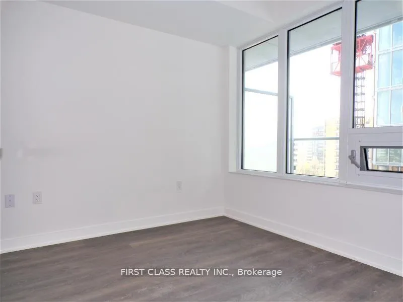 Photo 2 of Unit 705, 99 Broadway Avenue, Toronto, Mount Pleasant West — HOMEH