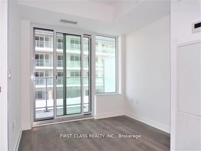 Photo 4 of Unit 705, 99 Broadway Avenue, Toronto, Mount Pleasant West — HOMEH