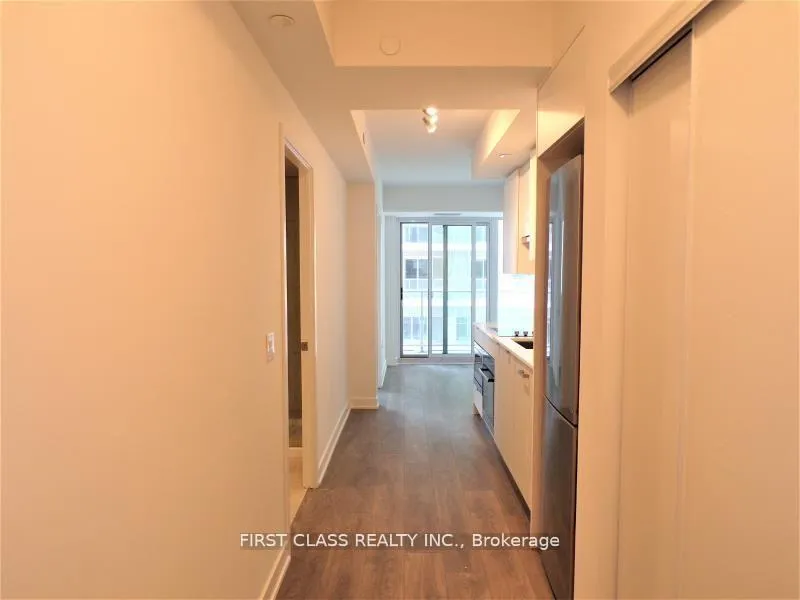 Photo 5 of Unit 705, 99 Broadway Avenue, Toronto, Mount Pleasant West — HOMEH