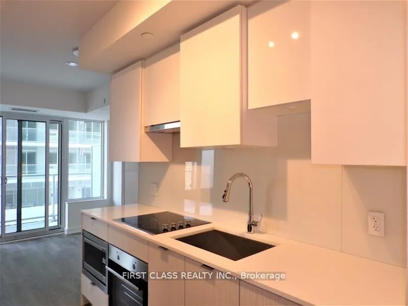 Photo 6 of Unit 705, 99 Broadway Avenue, Toronto, Mount Pleasant West — HOMEH