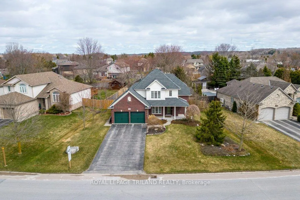 Photo 2 of 104 Stephen Moore Drive, Middlesex Centre, Kilworth — HOMEH