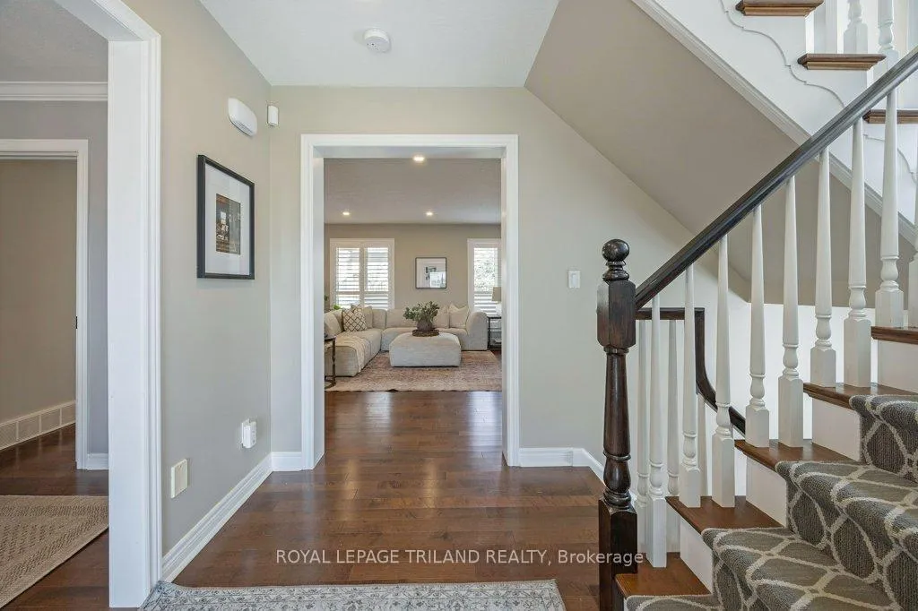 Photo 5 of 104 Stephen Moore Drive, Middlesex Centre, Kilworth — HOMEH