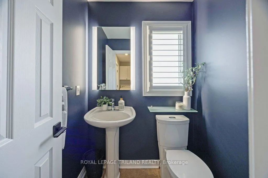 Photo 20 of 104 Stephen Moore Drive, Middlesex Centre, Kilworth — HOMEH