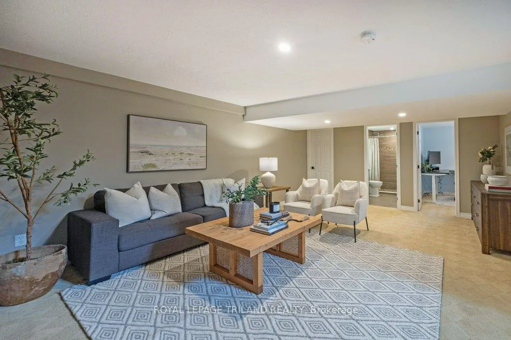 Photo 32 of 104 Stephen Moore Drive, Middlesex Centre, Kilworth — HOMEH