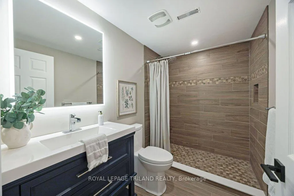 Photo 35 of 104 Stephen Moore Drive, Middlesex Centre, Kilworth — HOMEH