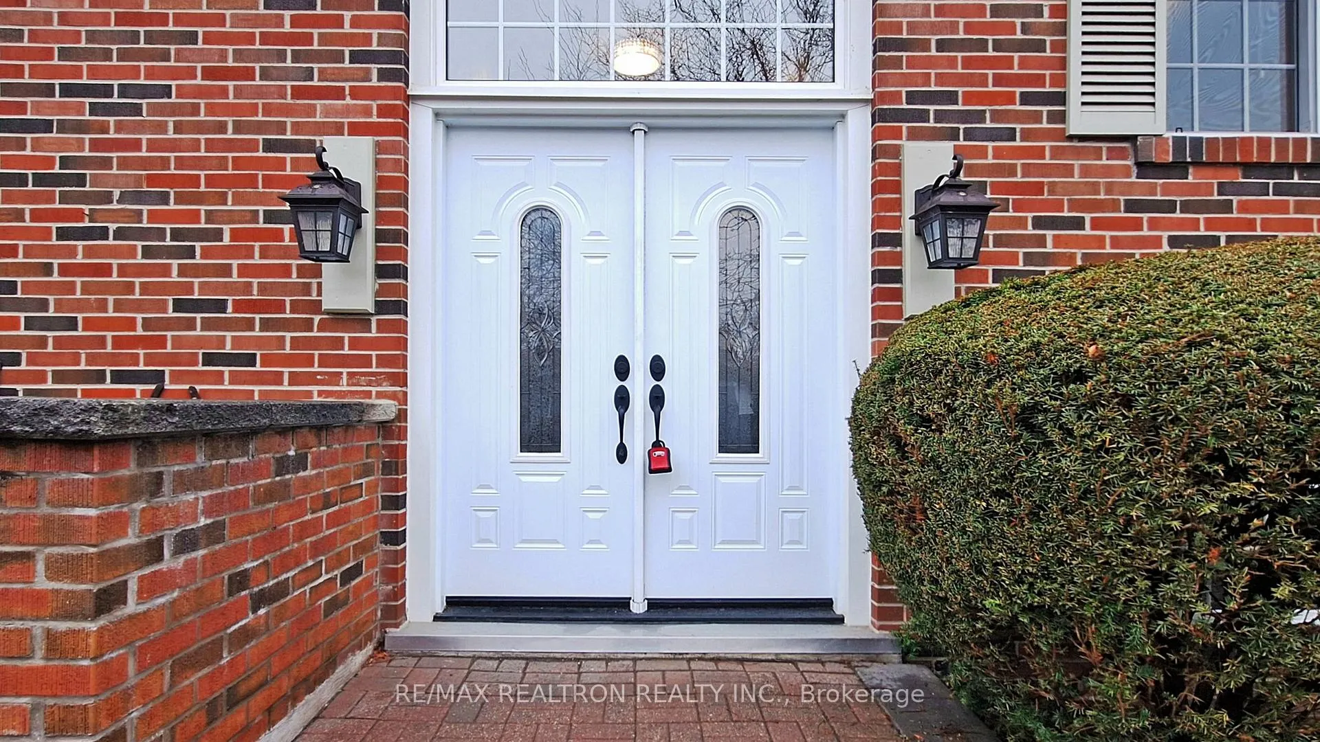 Photo 6 of 576 Arnhem Drive, Oshawa, O'Neill — HOMEH