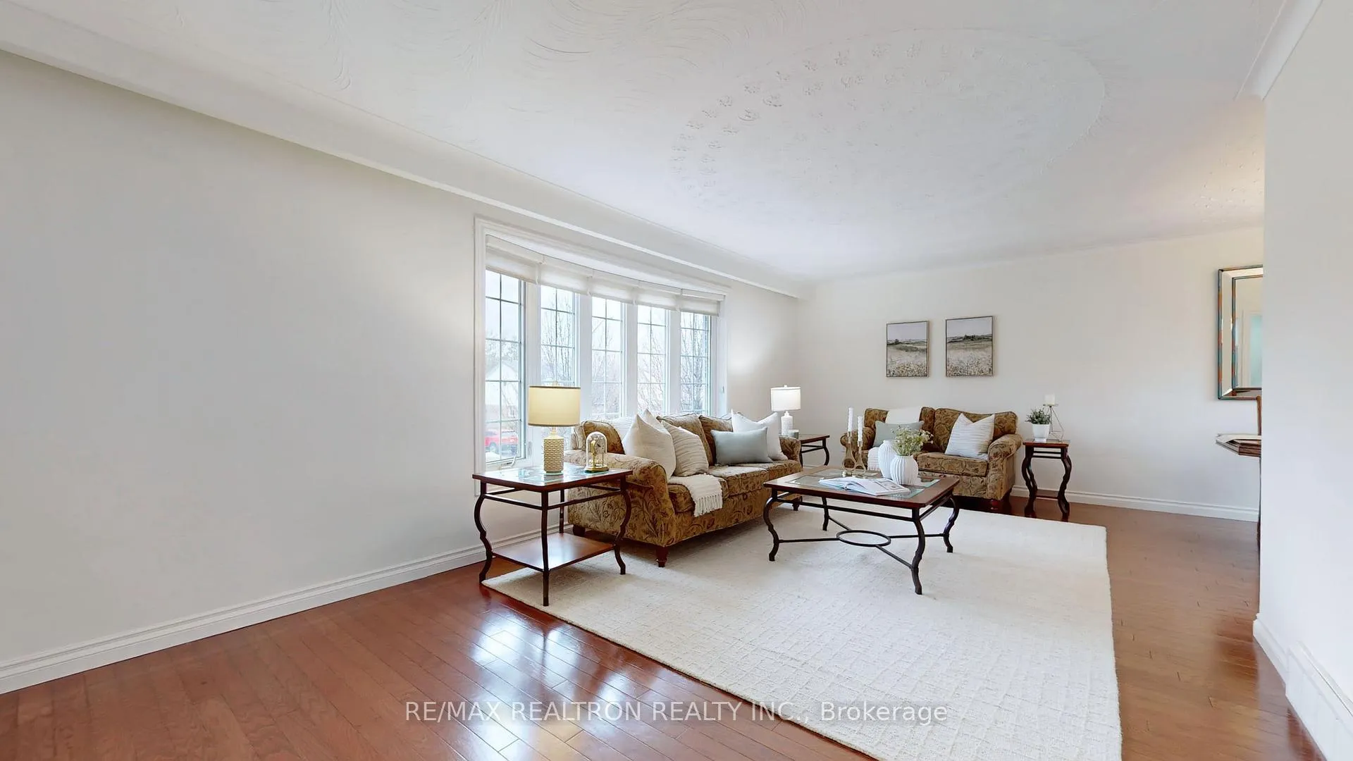 Photo 7 of 576 Arnhem Drive, Oshawa, O'Neill — HOMEH