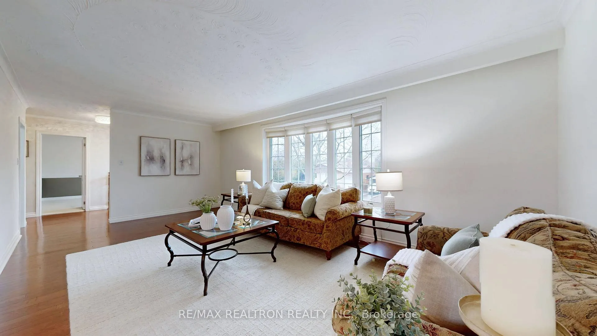 Photo 9 of 576 Arnhem Drive, Oshawa, O'Neill — HOMEH