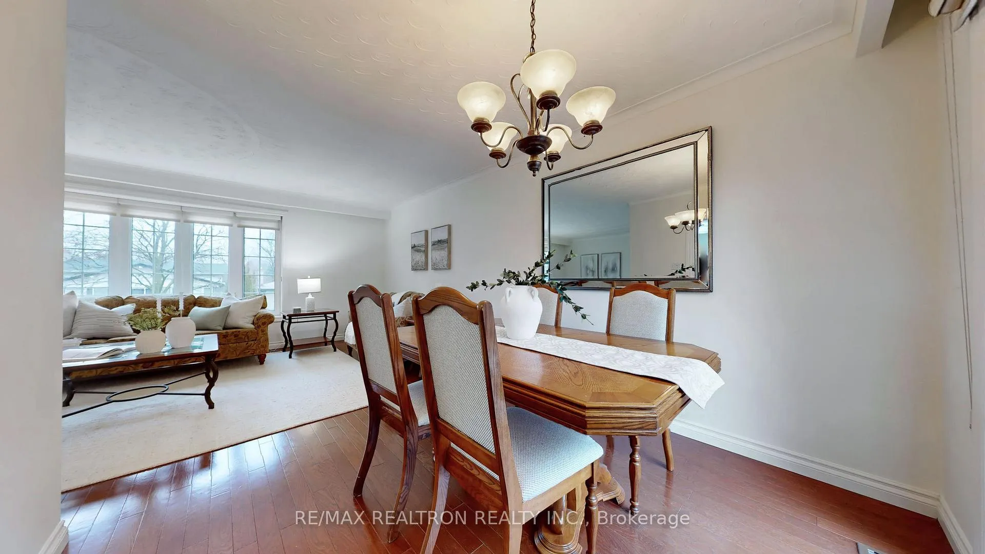 Photo 11 of 576 Arnhem Drive, Oshawa, O'Neill — HOMEH