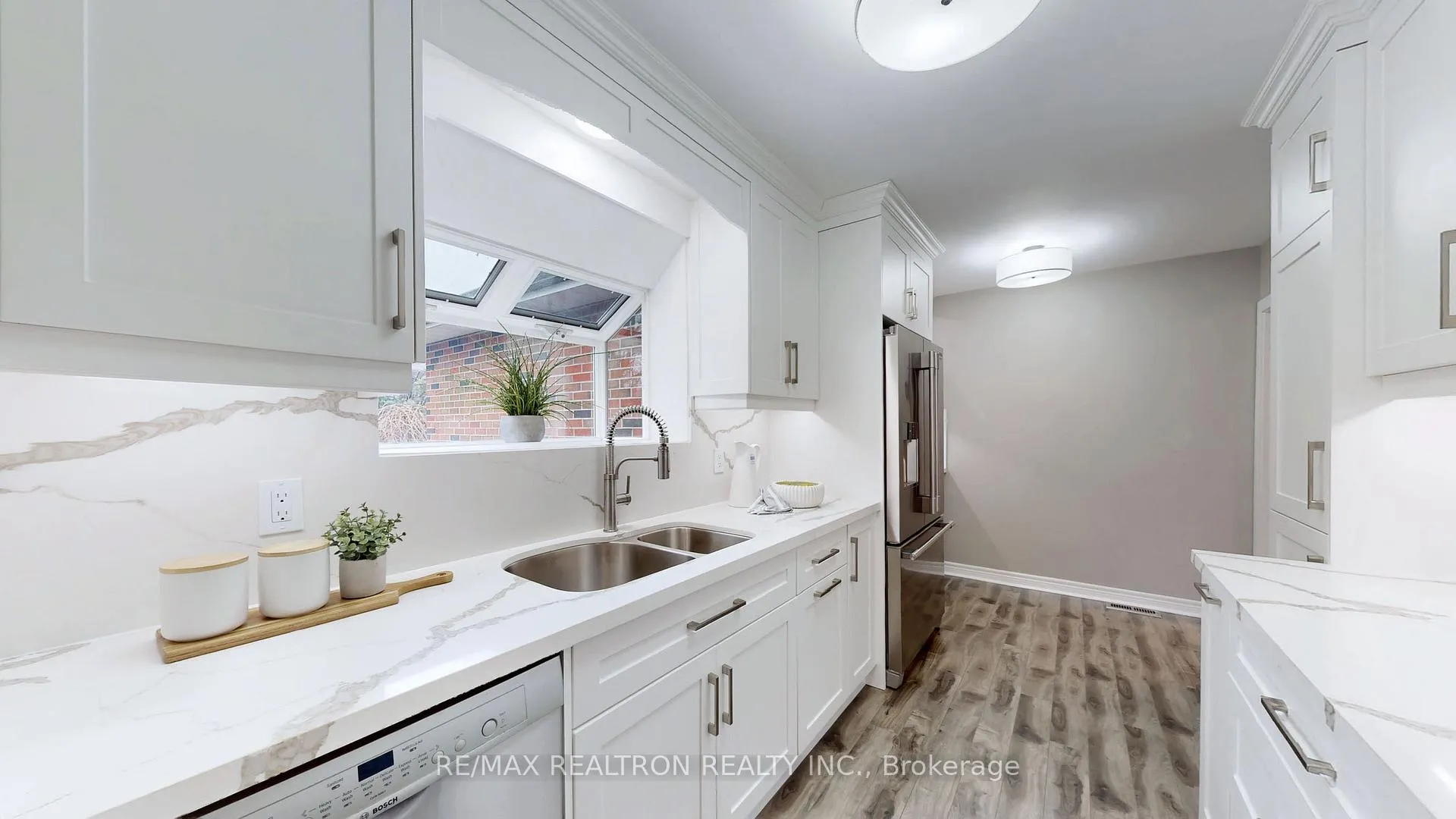 Photo 14 of 576 Arnhem Drive, Oshawa, O'Neill — HOMEH