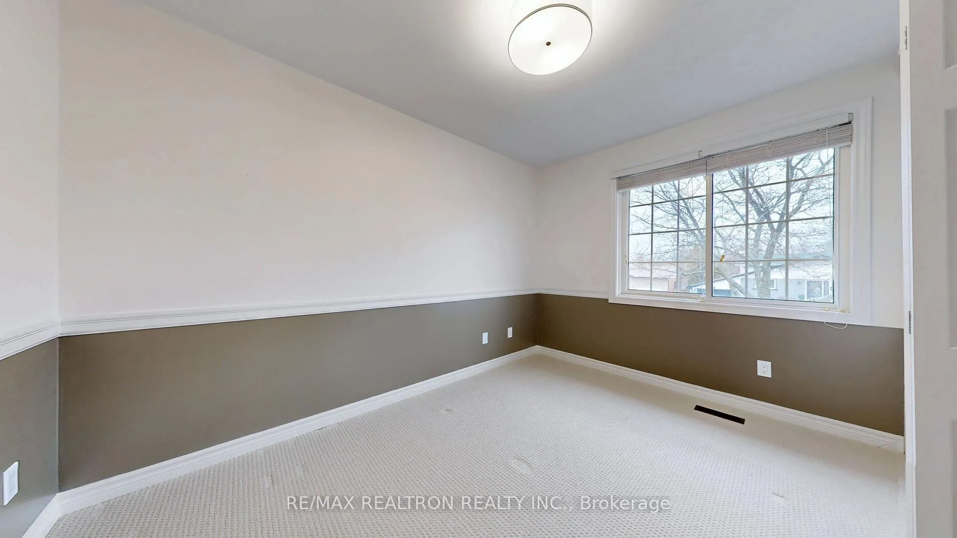Photo 23 of 576 Arnhem Drive, Oshawa, O'Neill — HOMEH