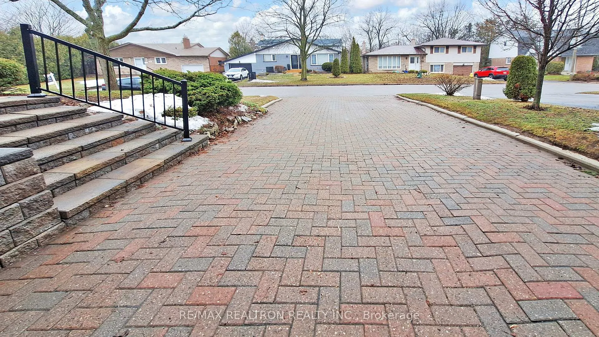 Photo 49 of 576 Arnhem Drive, Oshawa, O'Neill — HOMEH