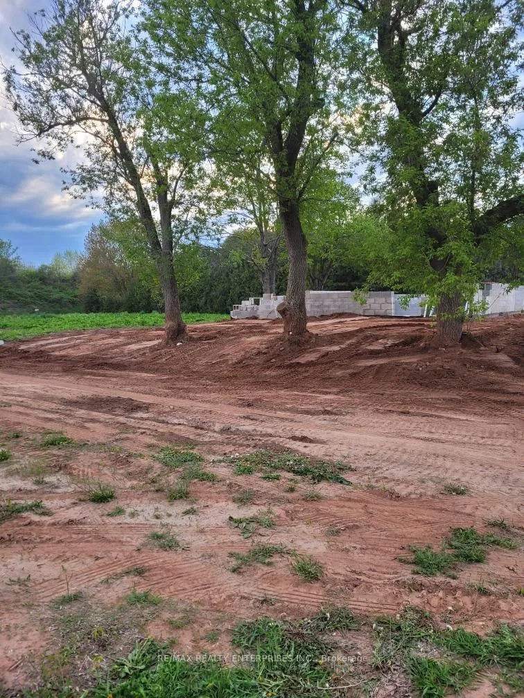 Photo 3 of 767 Brock Road, Hamilton, Rural Flamborough — HOMEH