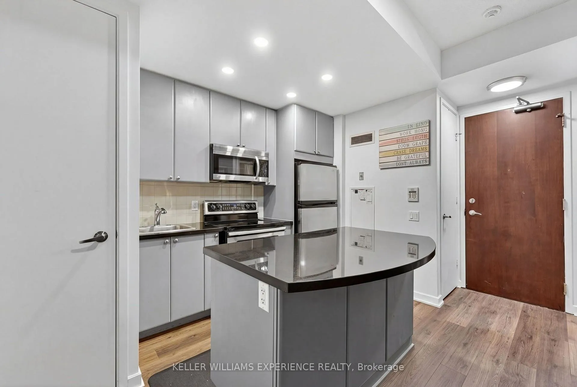 Photo 6 of Unit 1406, 85 Bloor Street E, Toronto, Church-Yonge Corridor — HOMEH