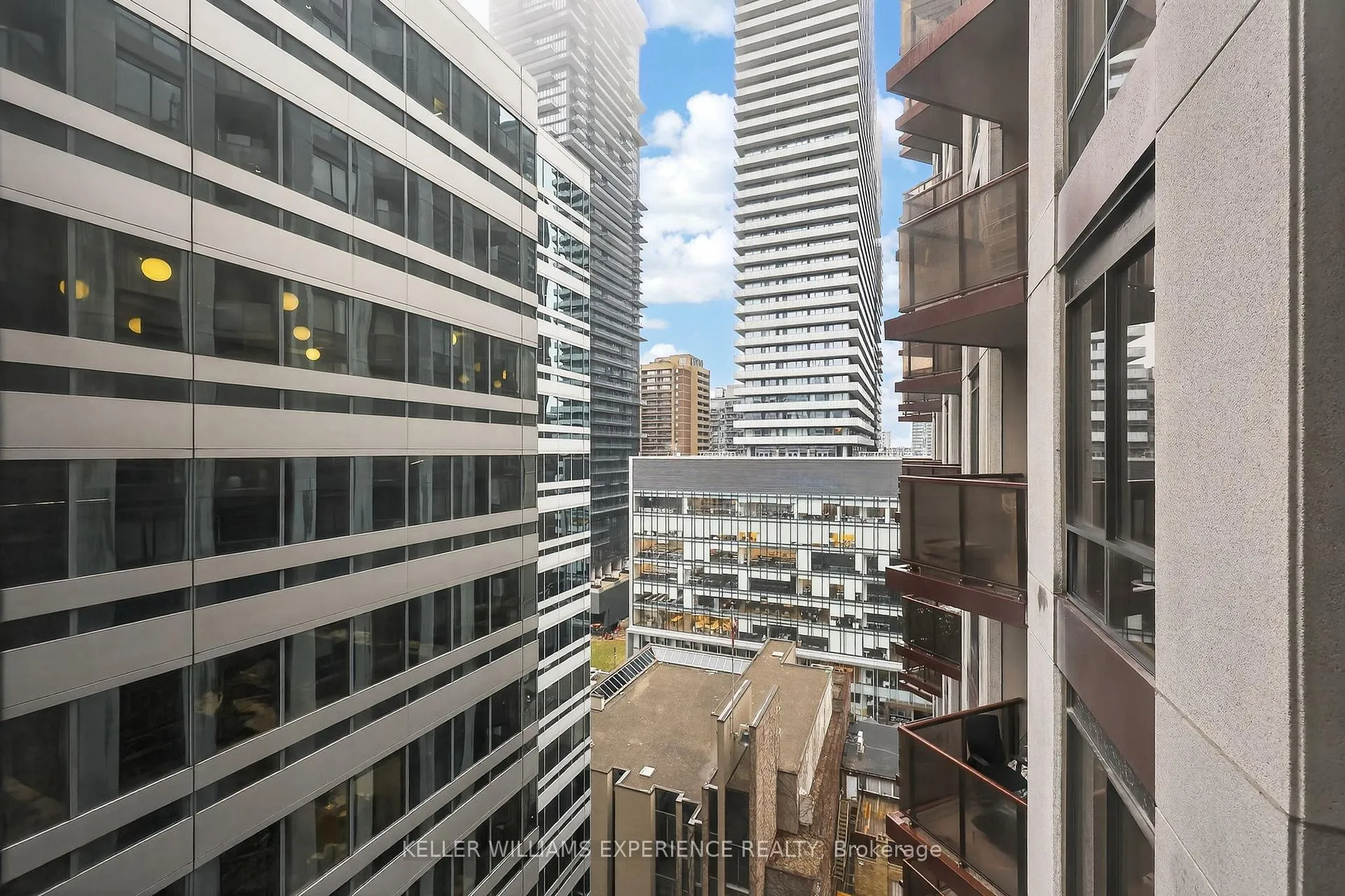 Photo 16 of Unit 1406, 85 Bloor Street E, Toronto, Church-Yonge Corridor — HOMEH