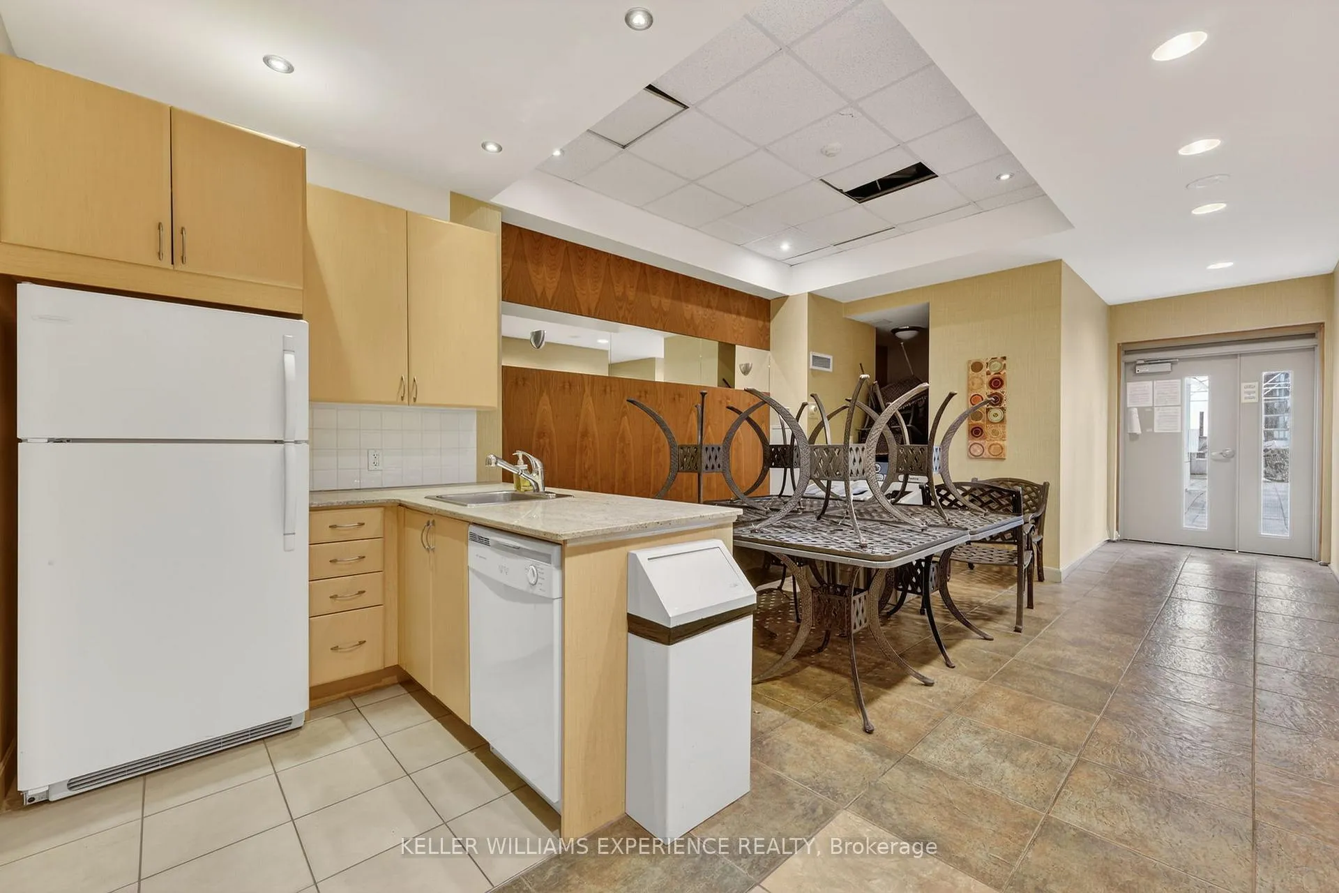 Photo 21 of Unit 1406, 85 Bloor Street E, Toronto, Church-Yonge Corridor — HOMEH