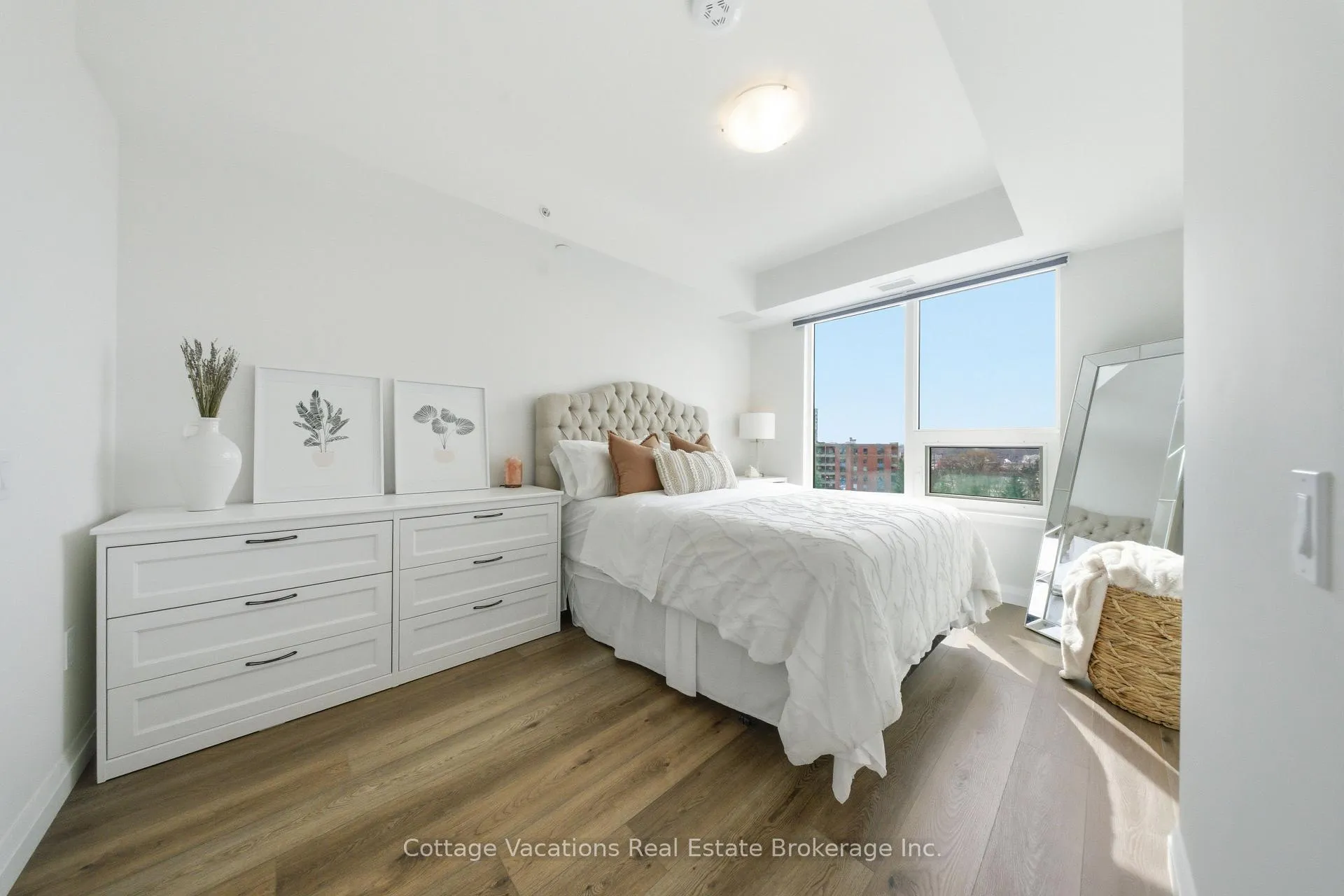 Photo 3 of Unit 605, 93 Arthur Street, Guelph, St. Patrick's Ward — HOMEH
