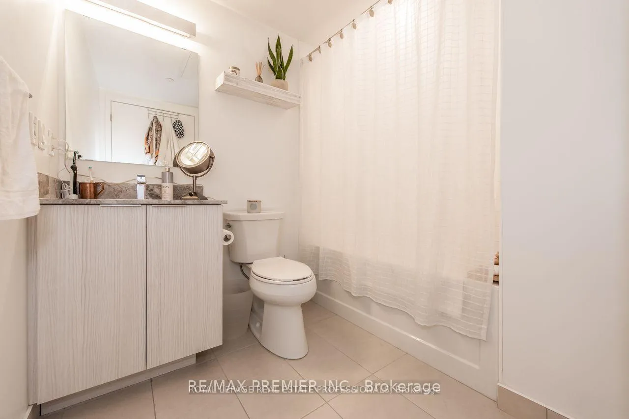 Photo 6 of Unit 701, 18 Maitland Terrace, Toronto, Church-Yonge Corridor — HOMEH