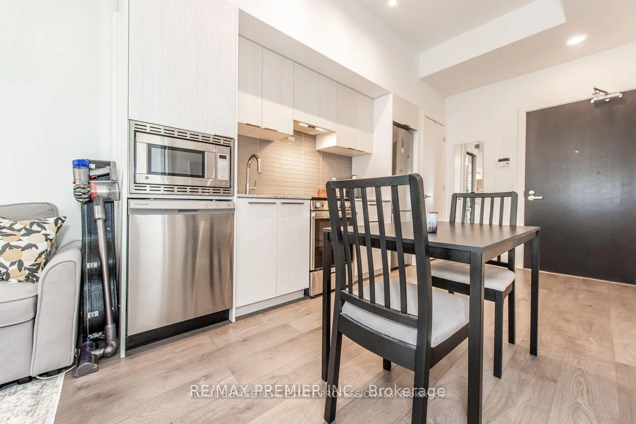 Photo 8 of Unit 701, 18 Maitland Terrace, Toronto, Church-Yonge Corridor — HOMEH