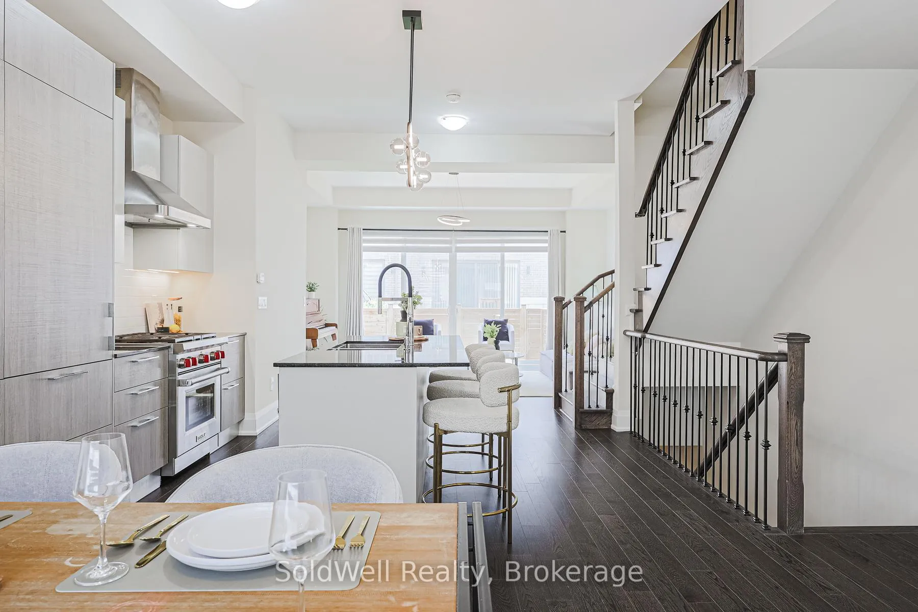 Photo 8 of 243 Smallwood Circle, Vaughan, Brownridge — HOMEH