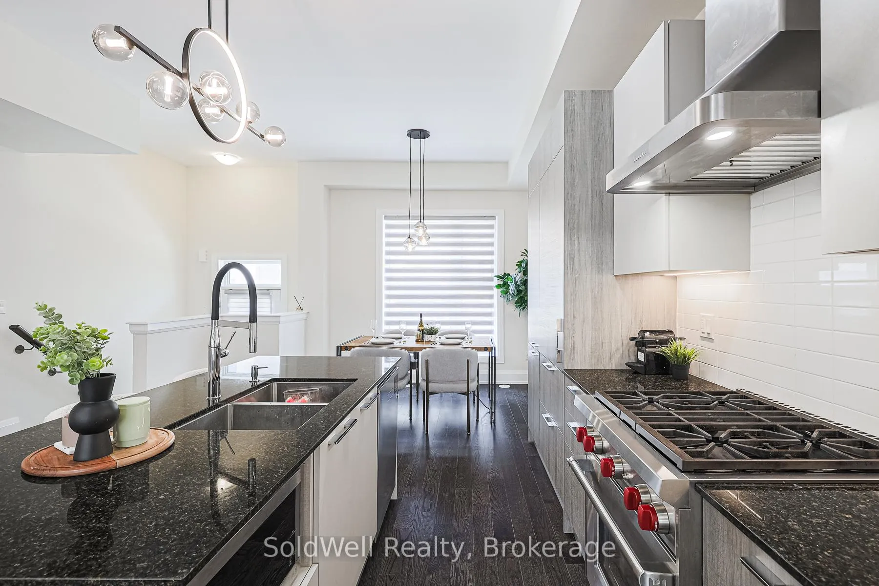 Photo 9 of 243 Smallwood Circle, Vaughan, Brownridge — HOMEH