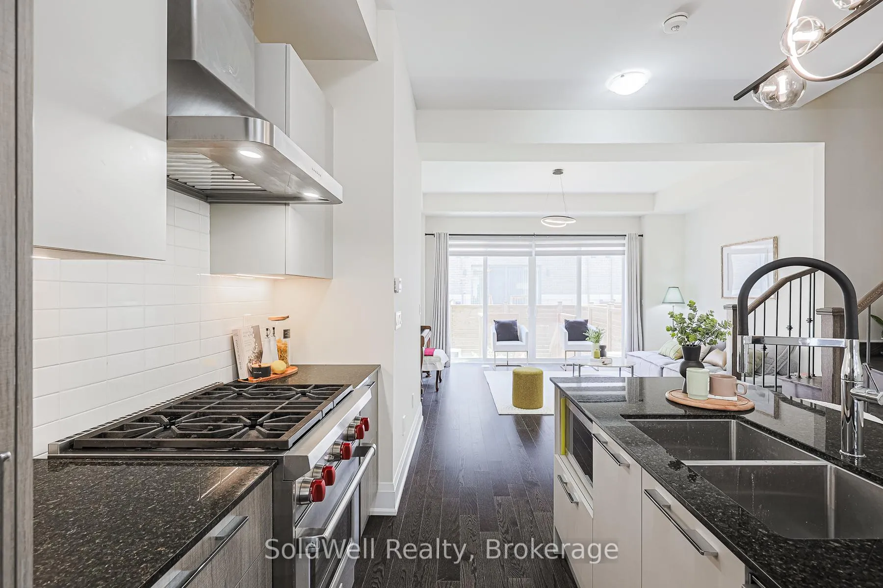 Photo 10 of 243 Smallwood Circle, Vaughan, Brownridge — HOMEH