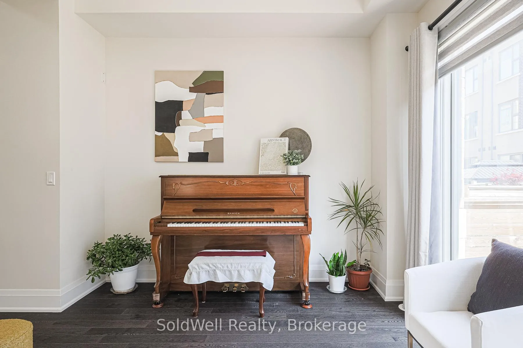 Photo 16 of 243 Smallwood Circle, Vaughan, Brownridge — HOMEH
